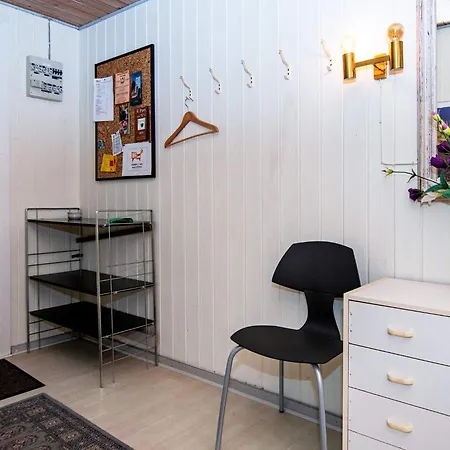 6 Person In Hemmet-by Traum * Hemmet